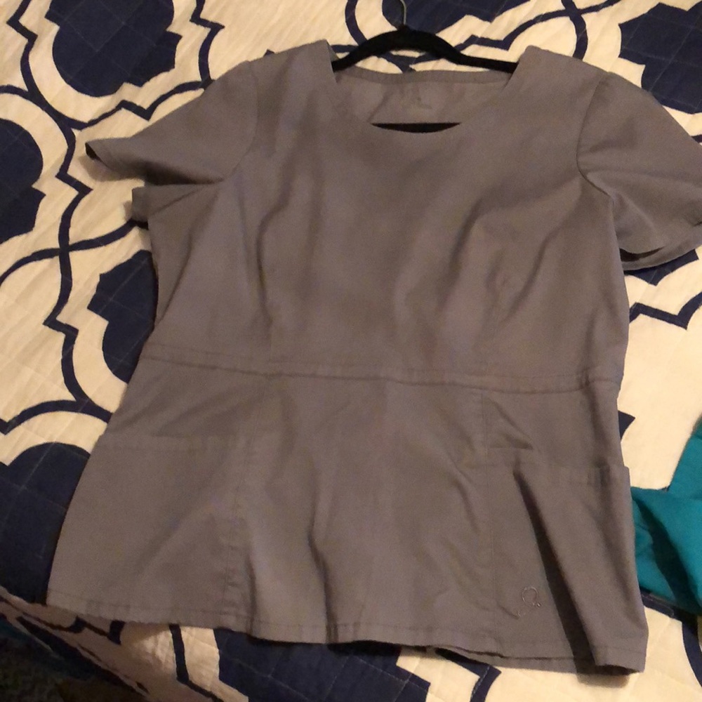 Jaanuu scrub tops size (L) - Picture 4 of 8